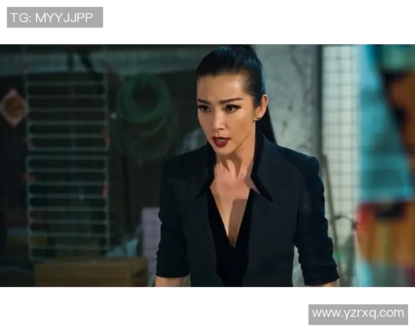 足球明星保镖瞬间揭秘：他们背后的守护者与不为人知的故事